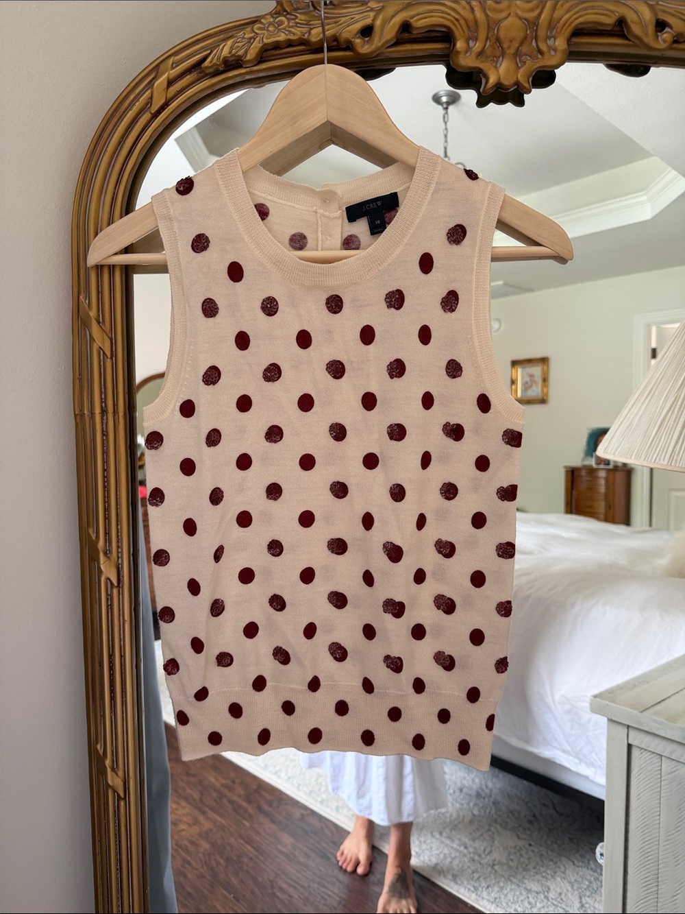 J Crew cream sleeveless sweater with burgundy polkadots size extra small